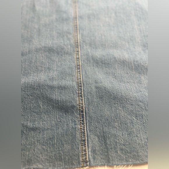 Size 6 Womens High-Rise Denim Midi Skirt Medium Wash Distressed Universal Thread - Picture 5 of 12